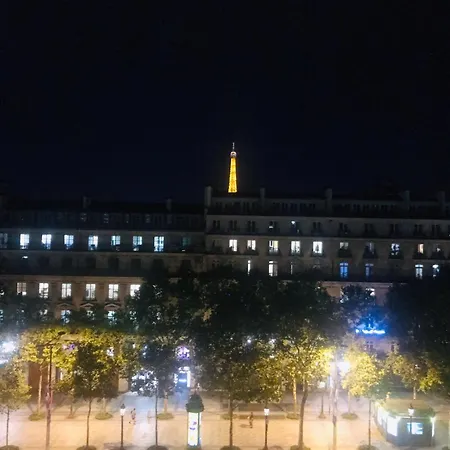 Signature Balcony Elysees Apartment